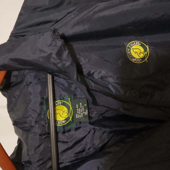 Mens used rain jacket - Picture 2 of 4